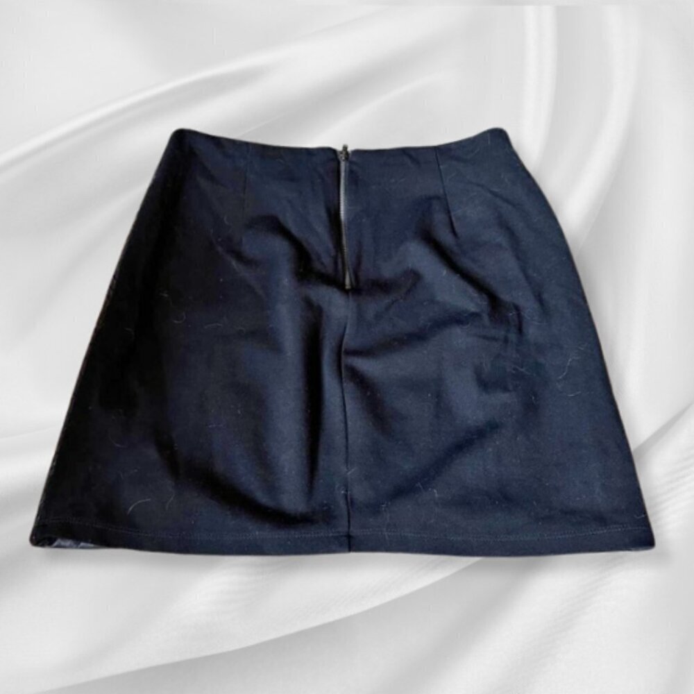Smart Set Women's Back Zip Leather and Nylon Above Knee Pencil Skirt, Size Small - Picture 3 of 6